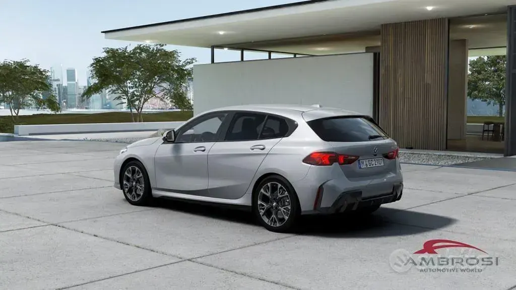 Nuova BMW 118 M Sport 150 CV (110 kW) 2026 Brooklyn grey metallic Utilitaria
