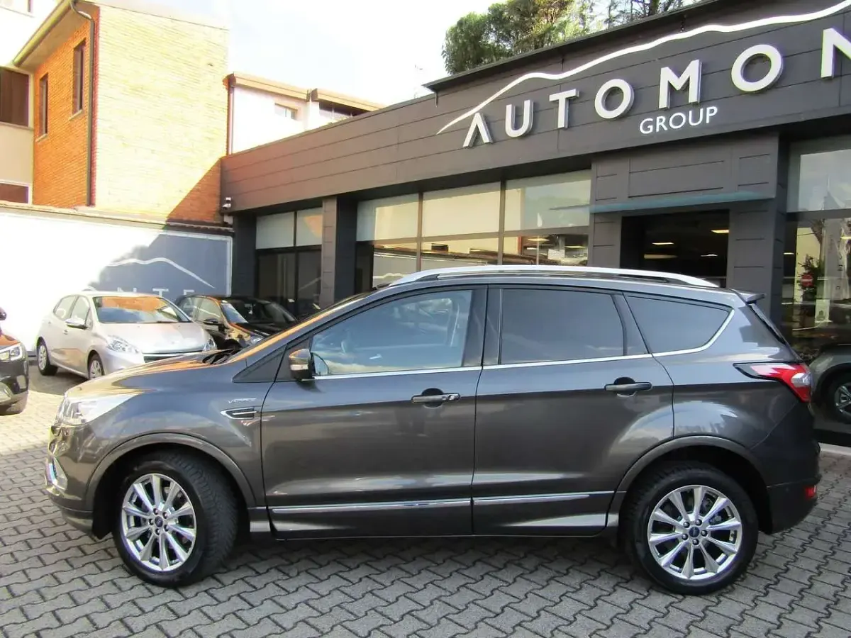 Usata Ford Kuga Vignale 150 CV (110 kW) 2018 Grigio SUV
