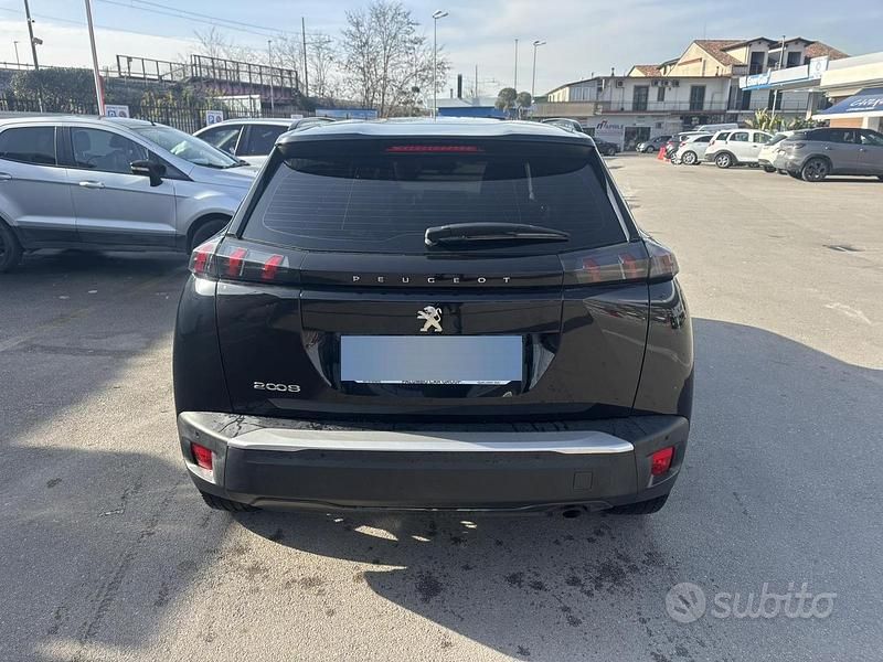 Usata Peugeot 2008 100 CV (73 kW) 2024 Nero SUV