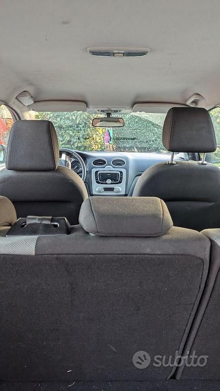 Usata Ford Focus 105 CV (77 kW) 2011 Blu Berlina