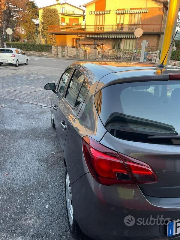 Usata Opel Corsa 2016 Grigio Berlina