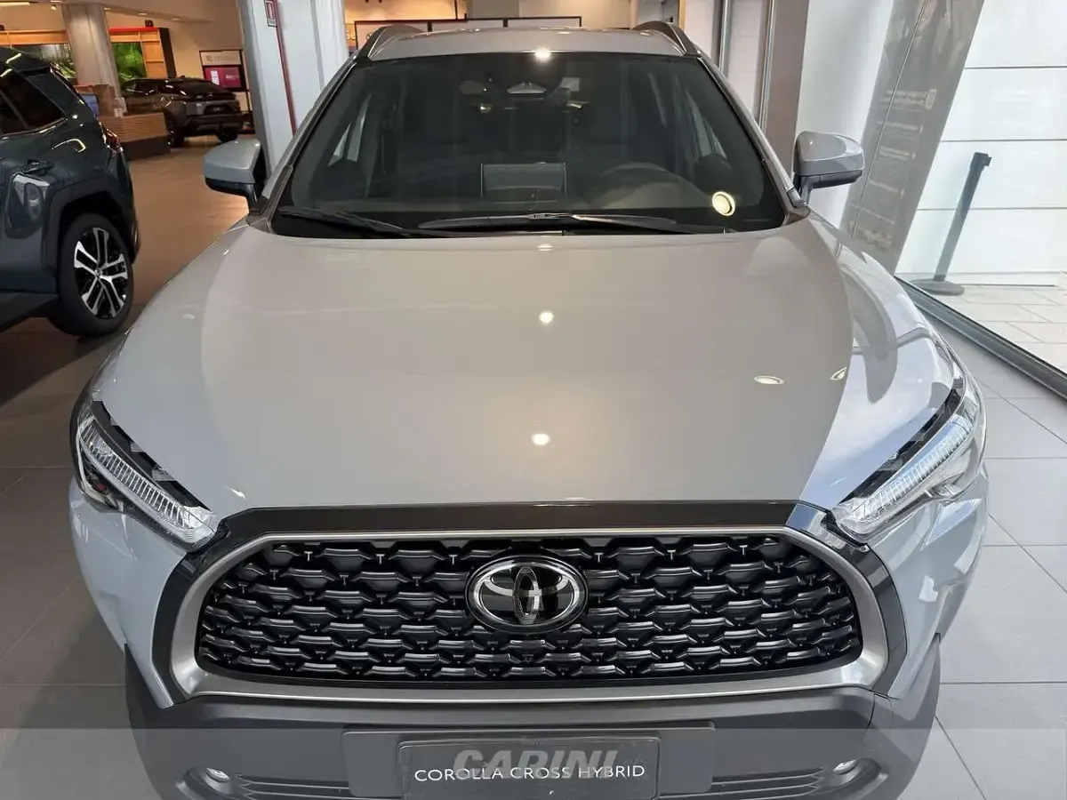 Nuova Toyota Corolla Cross Trend 140 CV (102 kW) 2026 Manhattan grey SUV