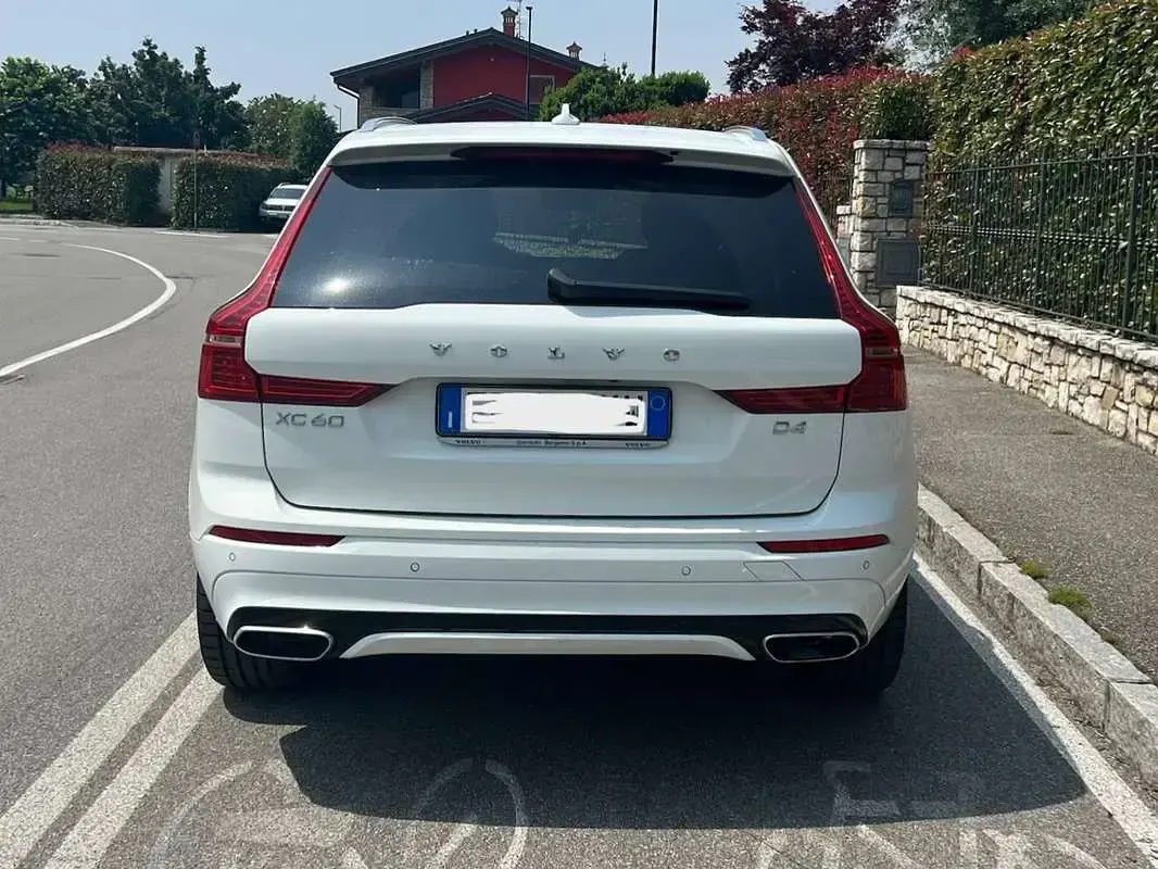 Usata Volvo XC60 R-Design 190 CV (139 kW) 2018 Bianco SUV