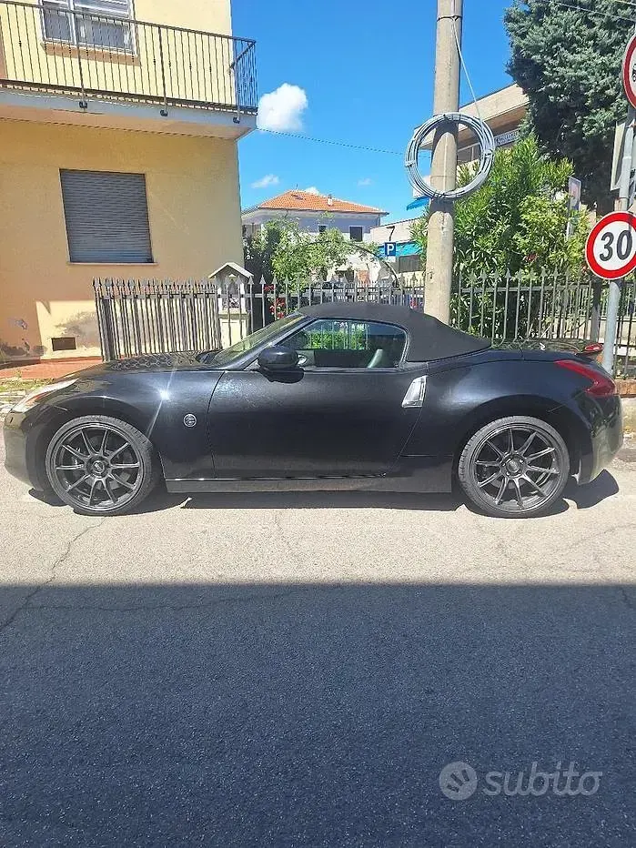 Usata Nissan 370Z 2013 Nero Cabrio