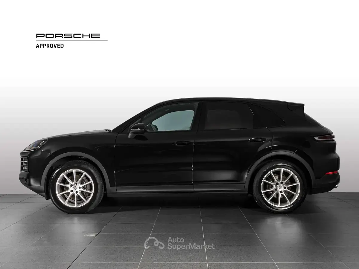 Usata Porsche Cayenne 354 CV (260 kW) 2024 Nero cromite metallizzato SUV