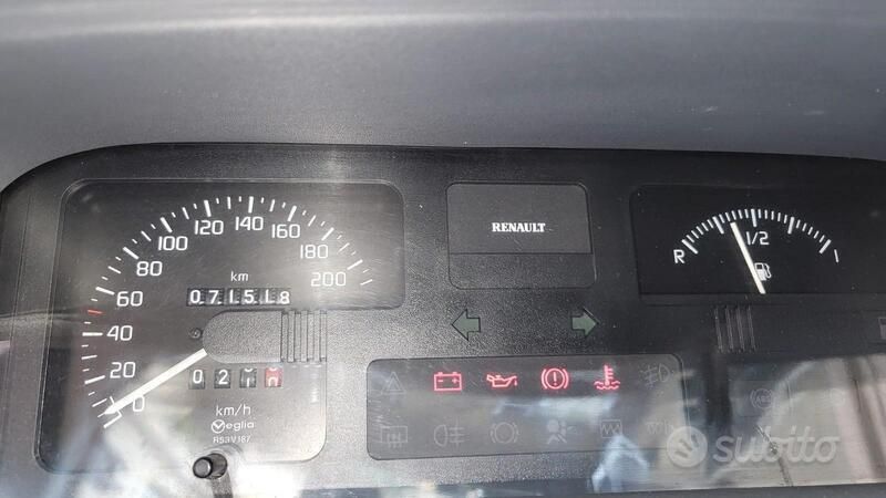 Usata Renault Clio II 58 CV (42 kW) 1998 Blu Utilitaria