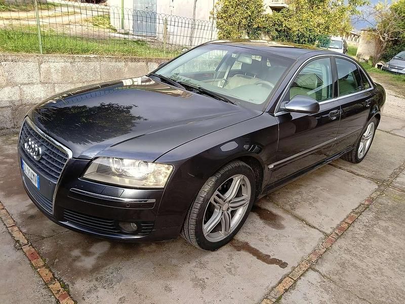 Usata Audi A8 Ambiente 232 CV (170 kW) 2005 Blu/azzurro Berlina