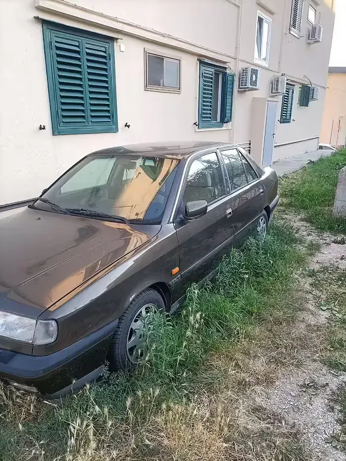 Usata Lancia Dedra 90 CV (66 kW) 1995 Marrone Berlina