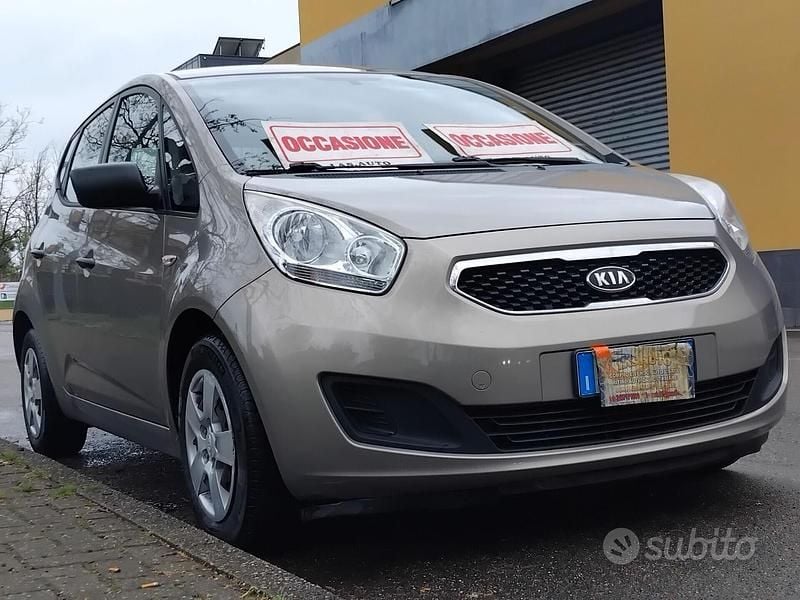 Usata Kia Venga Active 90 CV (66 kW) 2013 Bianco Utilitaria