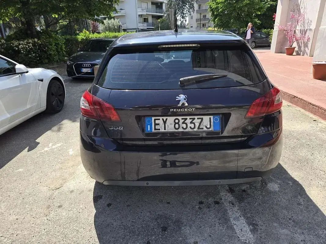 Usata Peugeot 308 Allure 116 CV (85 kW) 2014 Berlina
