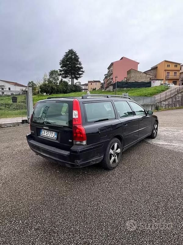 Usata Volvo V70 Summum 163 CV (119 kW) 2005 Nero Station wagon