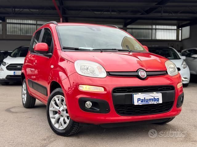 Usata Fiat Panda Lounge 85 CV (62 kW) 2017 Rosso Utilitaria
