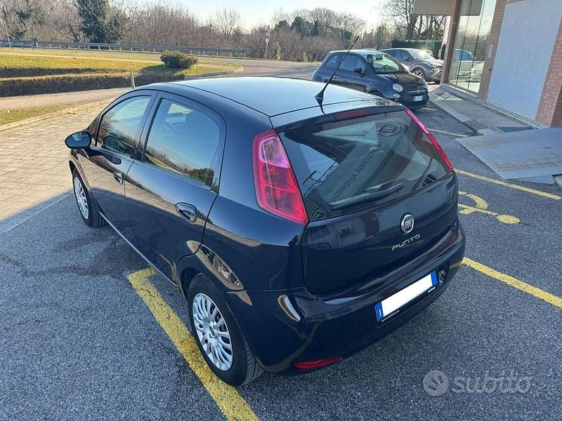 Usata Fiat Punto Street 69 CV (50 kW) 2016 Blu Utilitaria