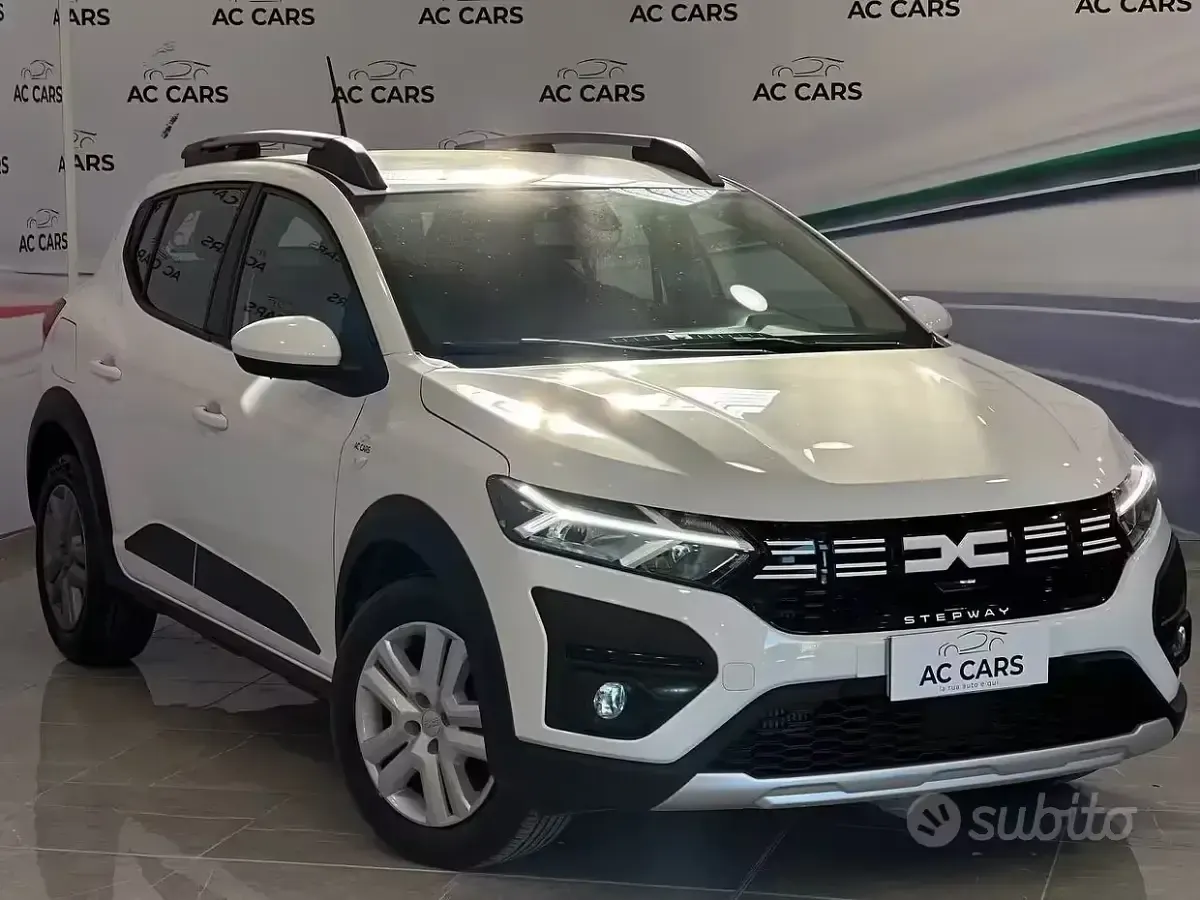 Usata Dacia Sandero Comfort 101 CV (74 kW) 2023 Bianco Berlina