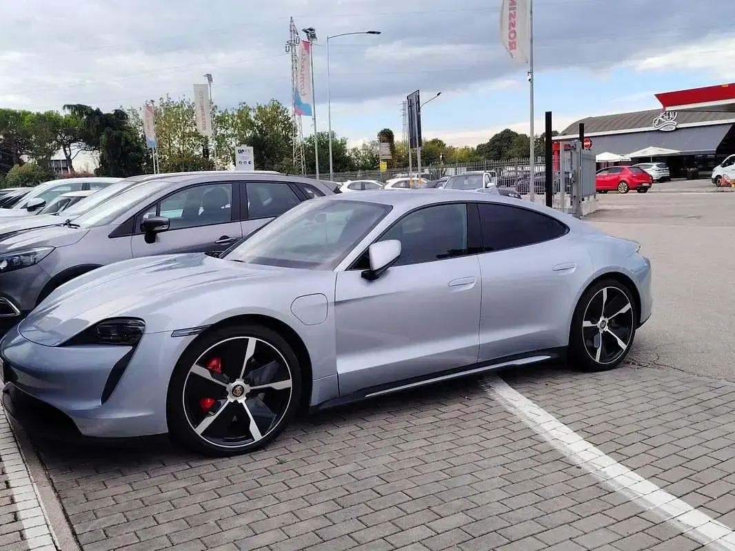 Usata Porsche Taycan Performance Package 139 kW (190 CV) 2021 Berlina