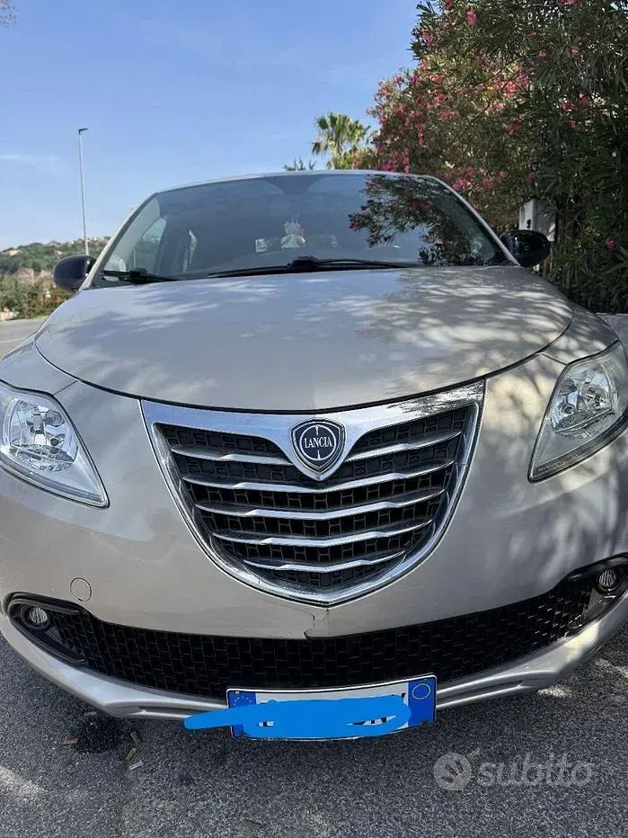 Usata Lancia Ypsilon 69 CV (50 kW) 2013 Giallo Utilitaria