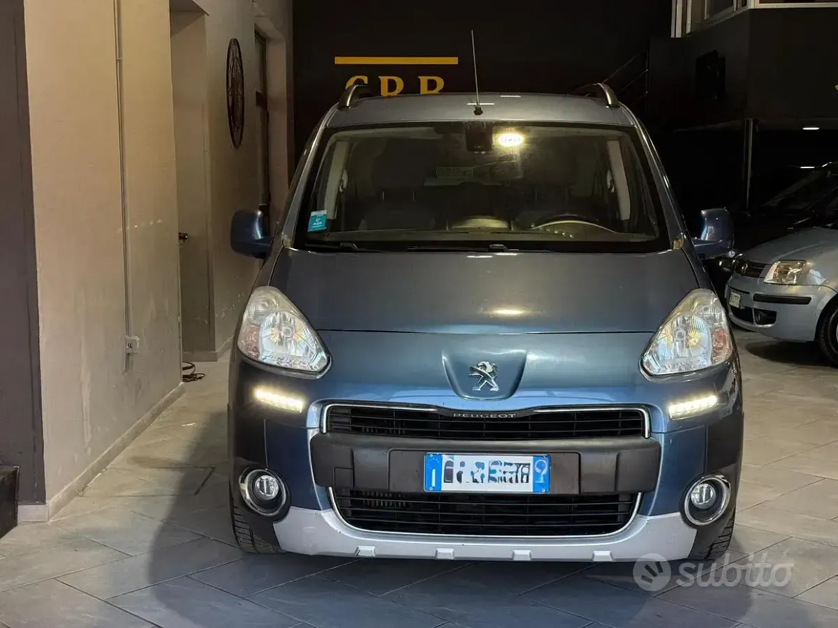 Usata Peugeot Partner Tepee 120 CV (88 kW) 2016 Blu Monovolume