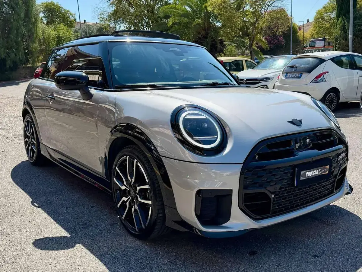 Usata Mini John Cooper Works 204 CV (150 kW) 2024 Melting silver iii Utilitaria
