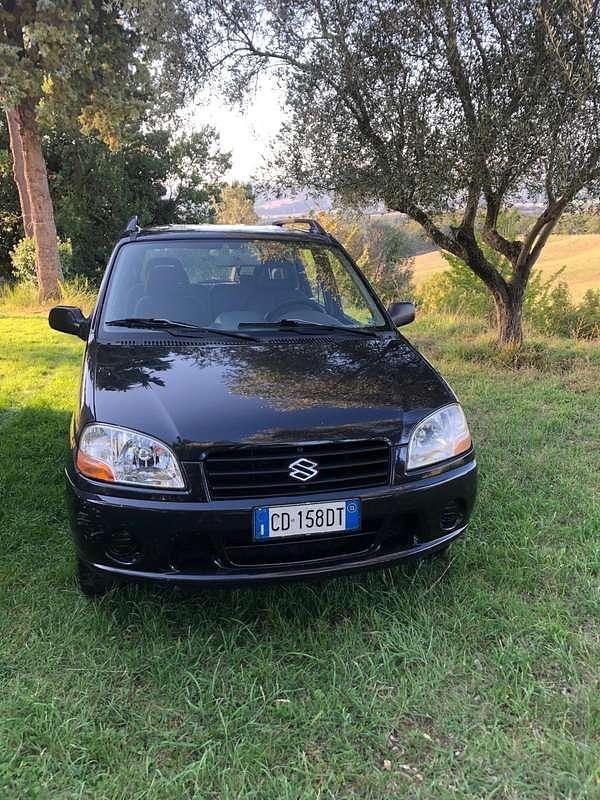 Usata 2003 Suzuki Ignis GL Due volumi | 1700 € (Buon prezzo) - Immagine 1/4