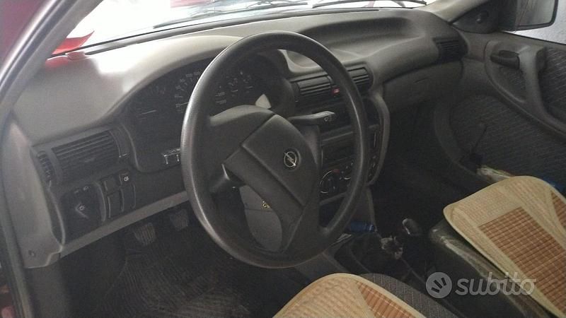 Usata Opel Astra 1993 Rosso Berlina