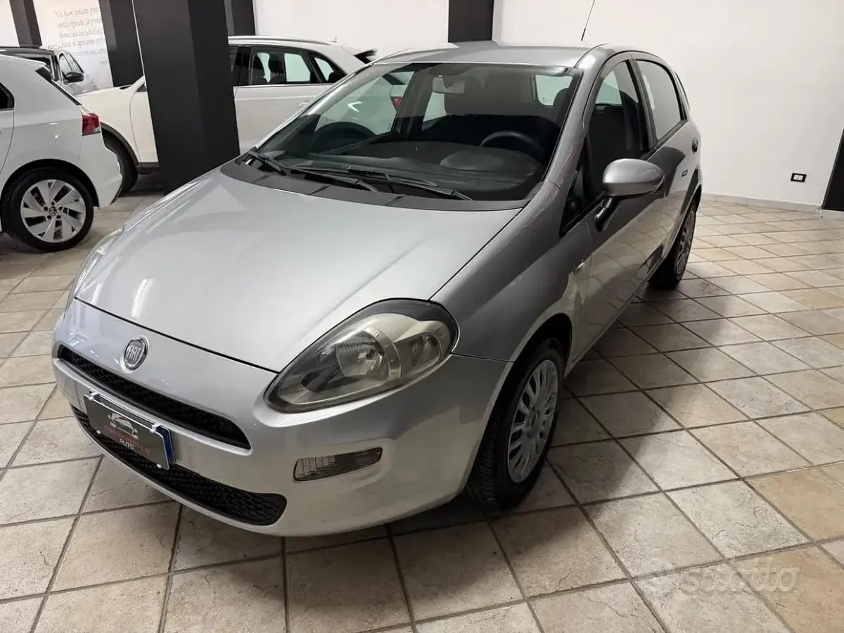 Usata Fiat Punto Street 75 CV (55 kW) 2014 Grigio Utilitaria