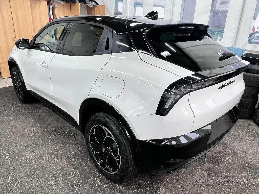 Nuova Alfa Romeo GT Junior 136 CV (100 kW) 2025 Bianco SUV