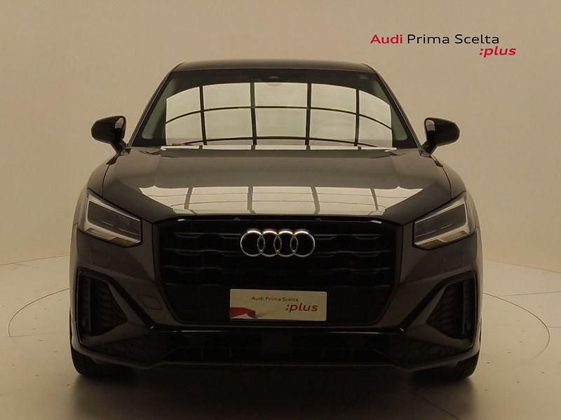 Usata Audi Q2 Ambiente 150 CV (110 kW) 2023 Grigio daytona SUV