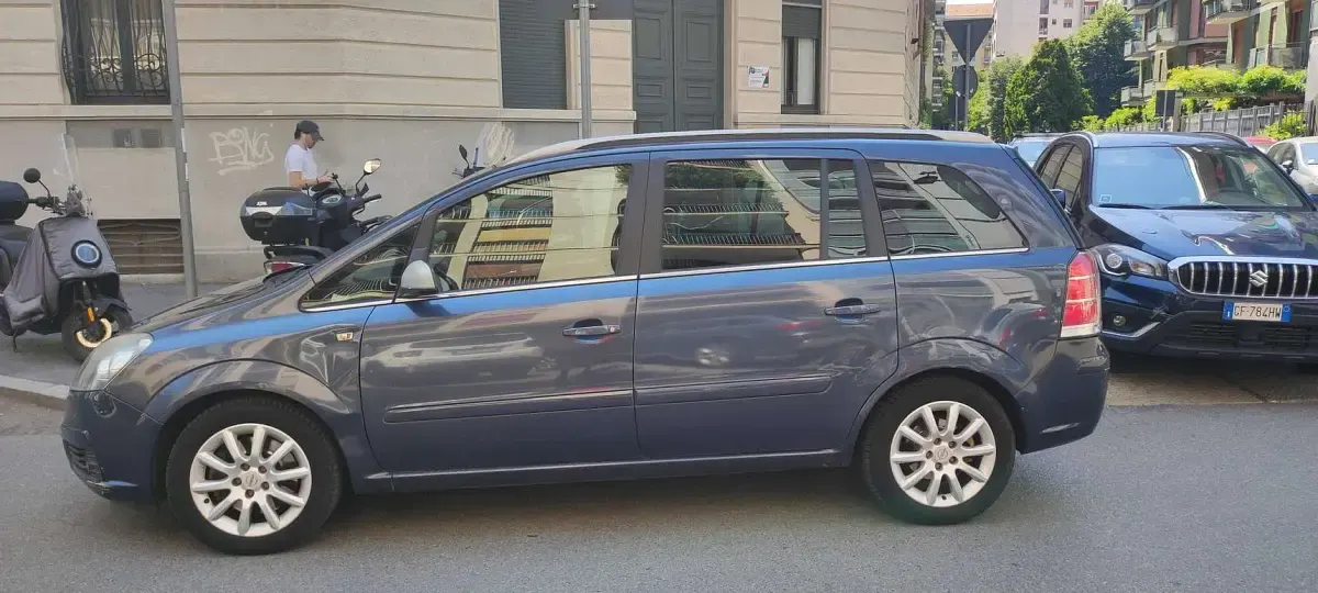 Usata Opel Zafira Cosmo 120 CV (88 kW) 2007 Blu/azzurro Monovolume