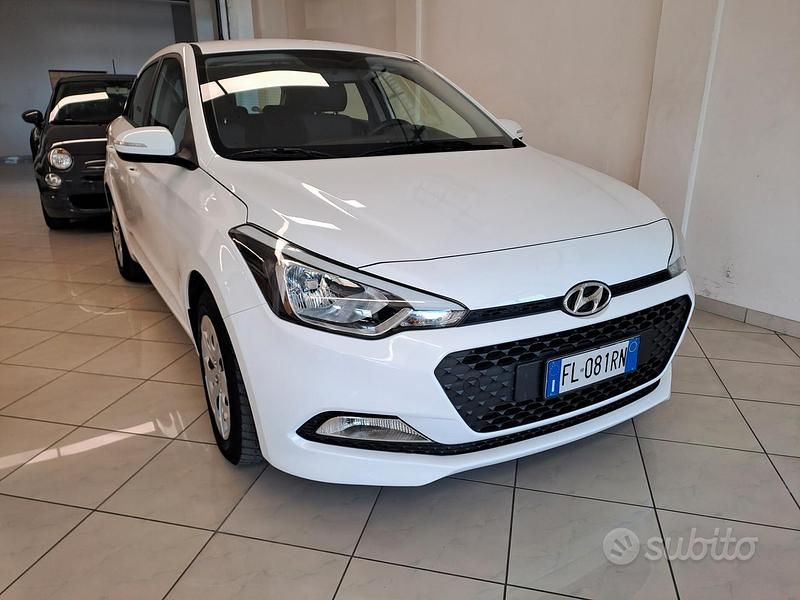 Usata Hyundai i20 Classic 84 CV (61 kW) 2017 Bianco Berlina