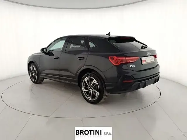 Usata Audi Q3 Sportback S-Line 150 CV (110 kW) 2020 Nero mythos metallizzato SUV