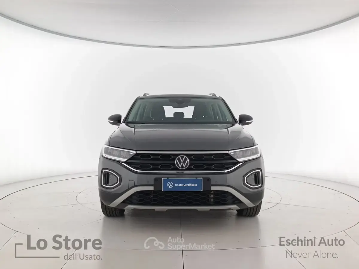 Usata VW T-Roc Life 150 CV (110 kW) 2024 Indium grey metallizzato nero SUV