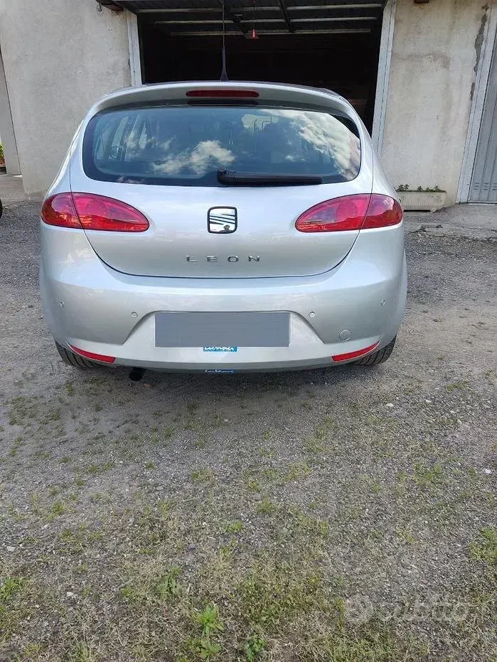 Usata Seat Leon 90 CV (66 kW) 2008 Grigio Utilitaria
