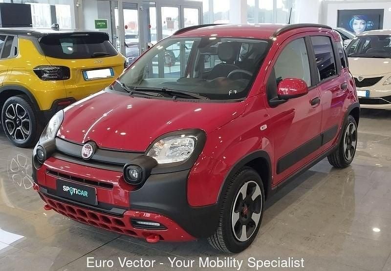 Usata Fiat Panda Cross Cross 69 CV (50 kW) 2024 Rosso Utilitaria