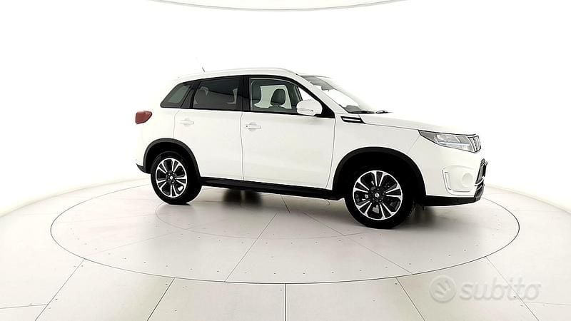 Usata Suzuki Vitara 116 CV (85 kW) 2022 Bianco SUV