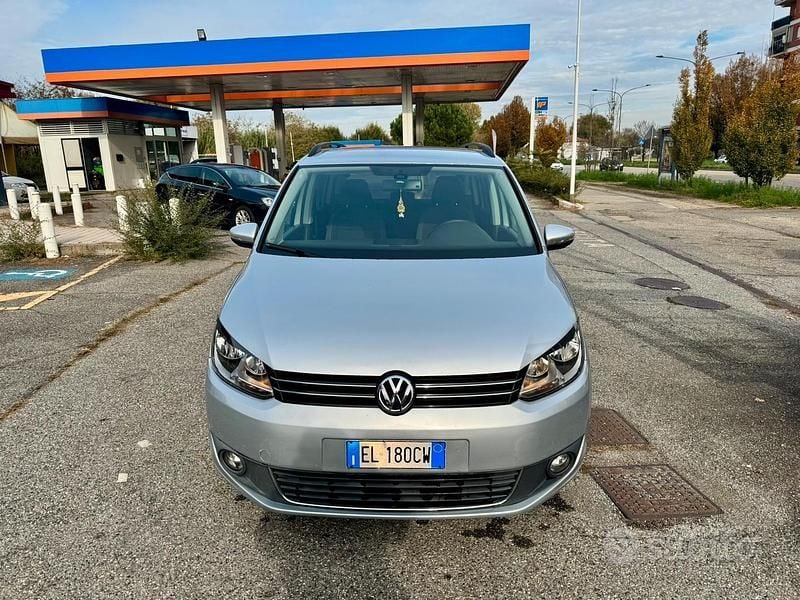 Grigio Usata 2012 VW Touran Comfortline Monovolume | 6500 € (Ottimo prezzo) - Immagine 1/4