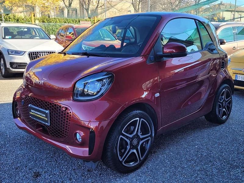 Usata Smart ForTwo Coupé 41 kW (56 CV) 2021 Rosso Utilitaria