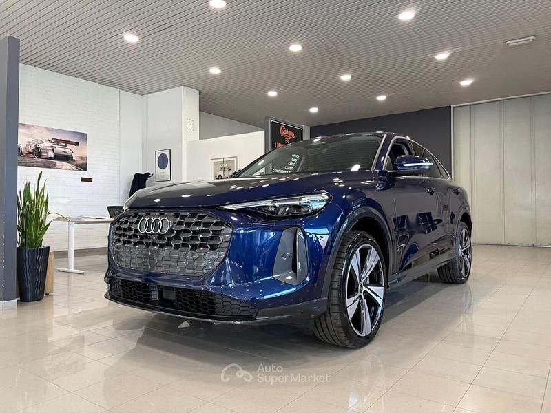 Nuova Audi Q5 Advanced 204 CV (150 kW) 2026 Blu navarra metallizzato SUV