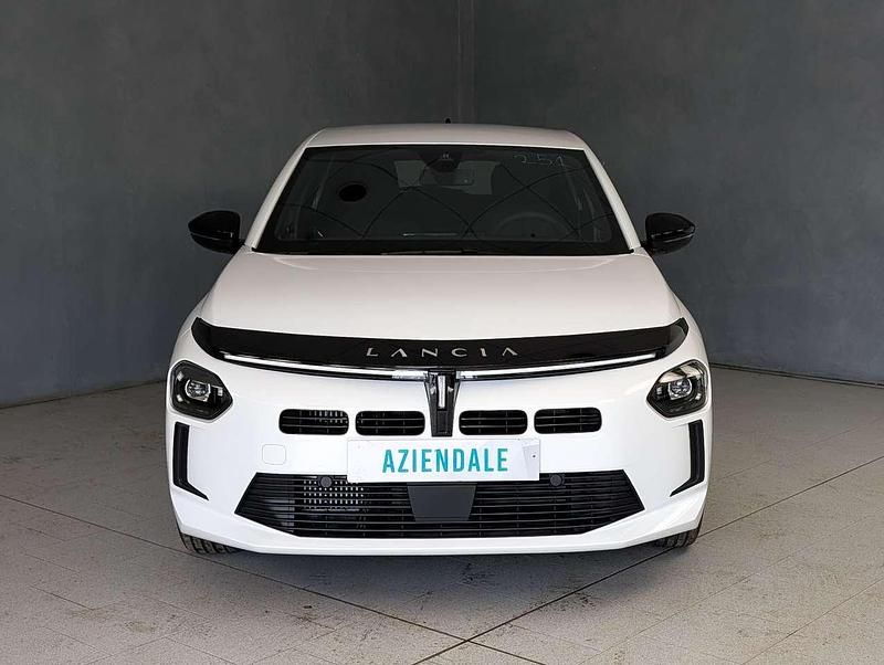 Usata Lancia Ypsilon 101 CV (74 kW) 2025 Bianco Utilitaria