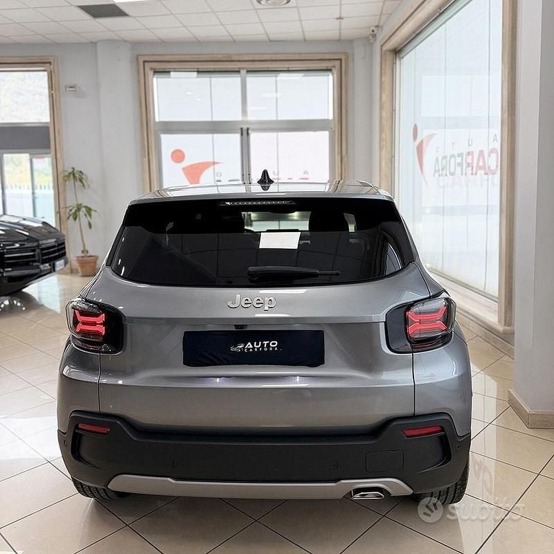 Usata Jeep Avenger Summit 101 CV (74 kW) 2025 Grigio SUV