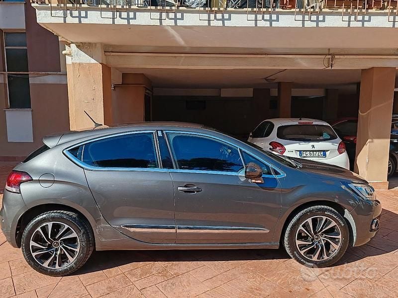 Usata DS Automobiles DS4 So Chic 120 CV (88 kW) 2017 Grigio Berlina
