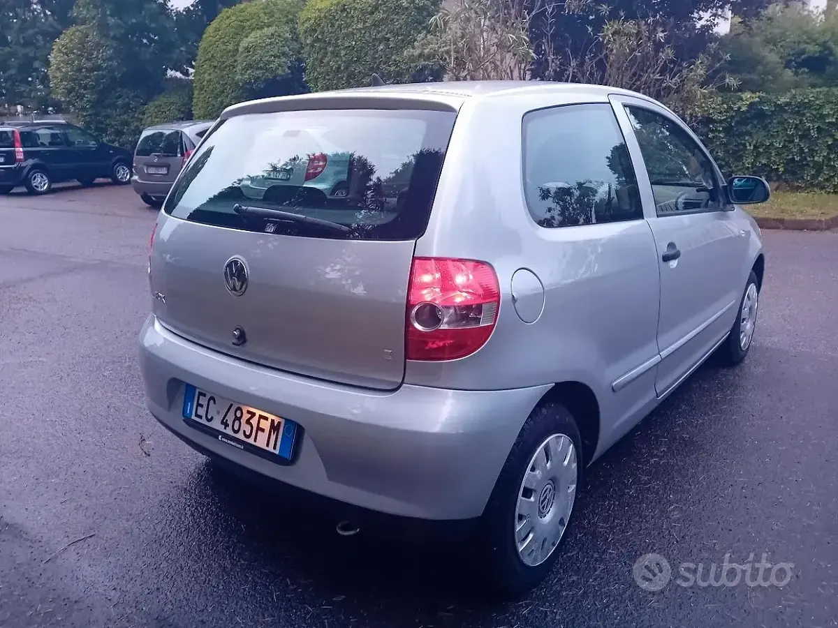 Usata VW Fox 54 CV (39 kW) 2010 Grigio Utilitaria