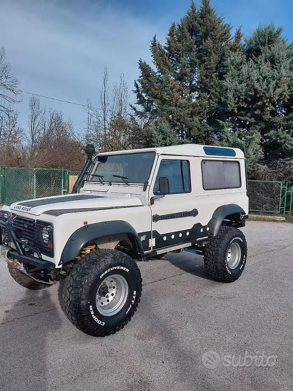 Usata Land Rover Defender 113 CV (83 kW) 1996 Bianco SUV