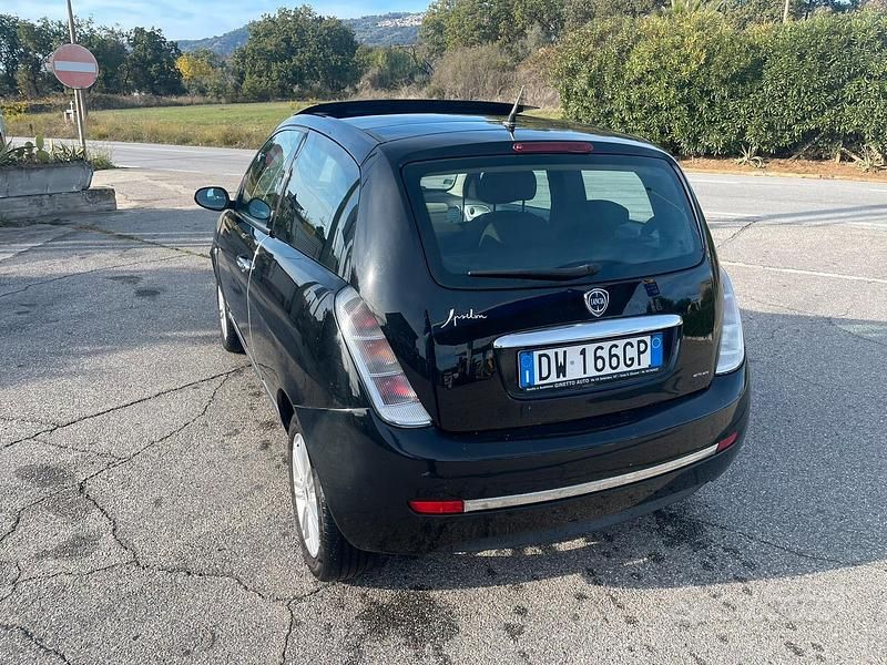Usata Lancia Ypsilon 90 CV (66 kW) 2009 Utilitaria