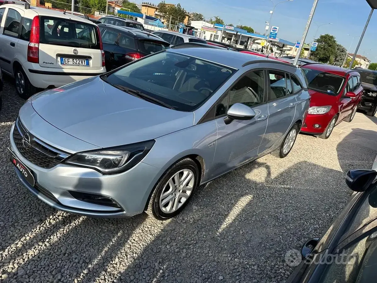 Usata Opel Astra Innovation 110 CV (80 kW) 2017 Blu Station wagon