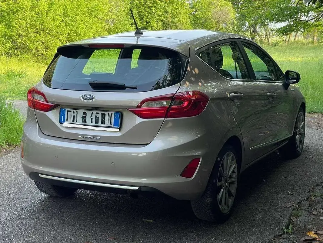 Usata Ford Fiesta Vignale 101 CV (74 kW) 2018 Beige Utilitaria