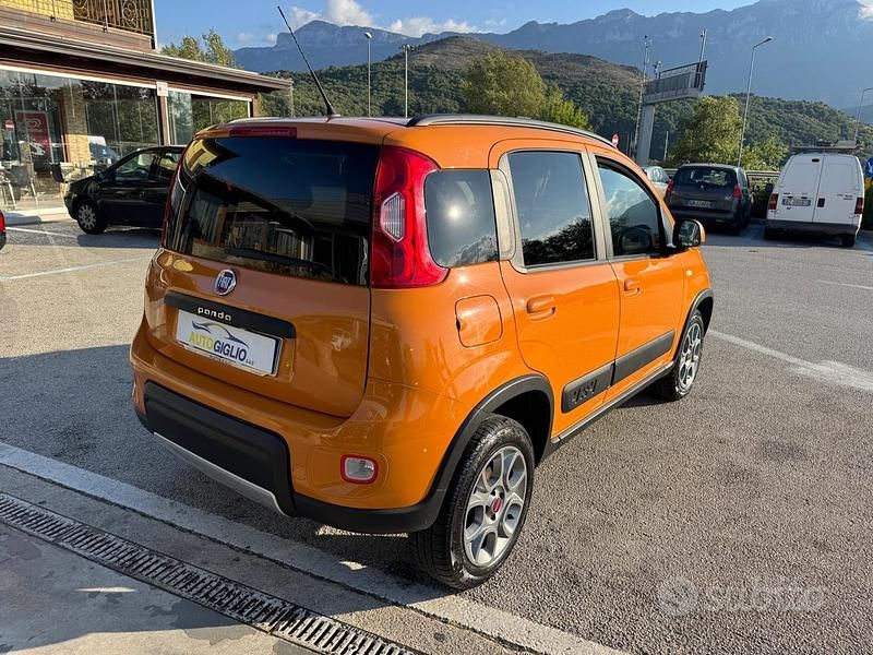 Usata Fiat Panda 4x4 S 85 CV (62 kW) 2013 Arancione Utilitaria