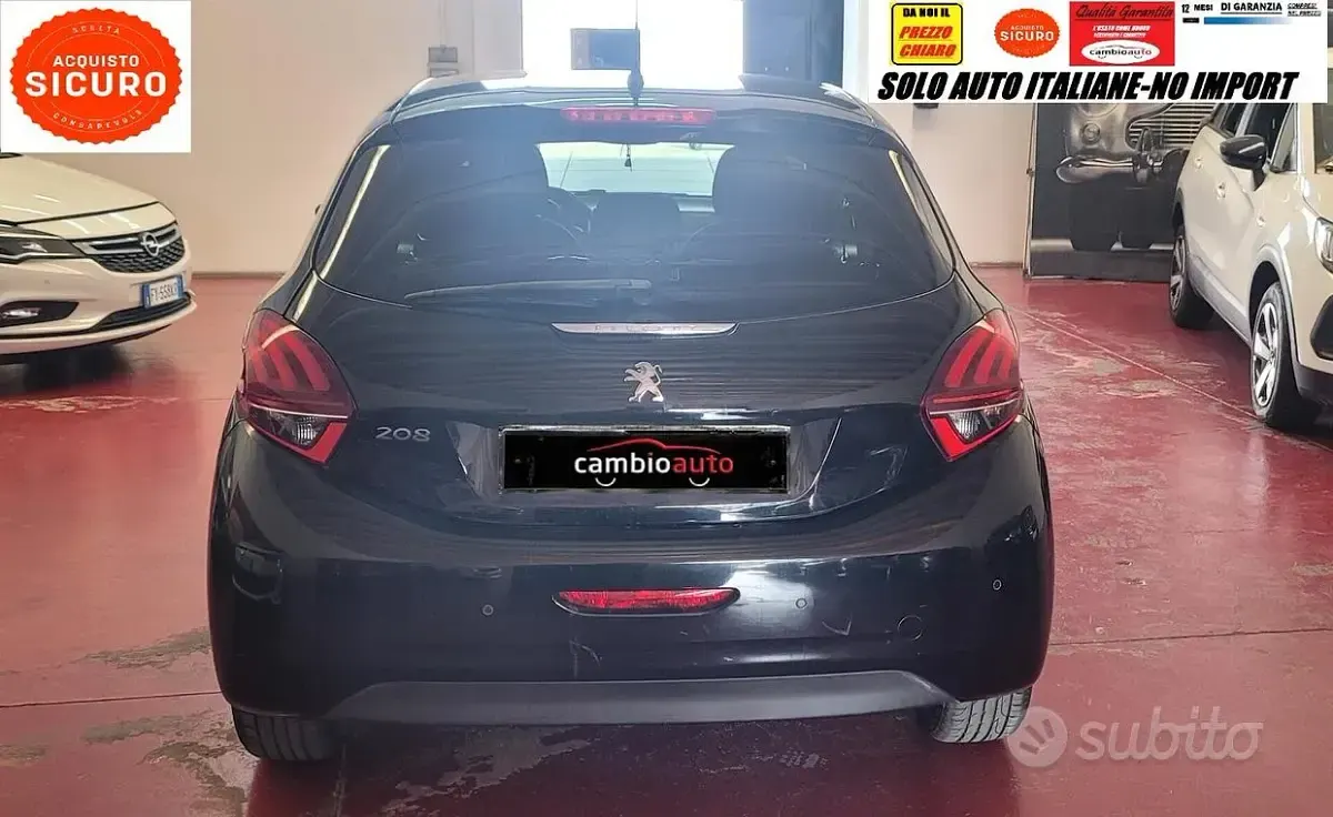 Usata Peugeot 208 Signature Sky 102 CV (75 kW) 2019 Nero Utilitaria