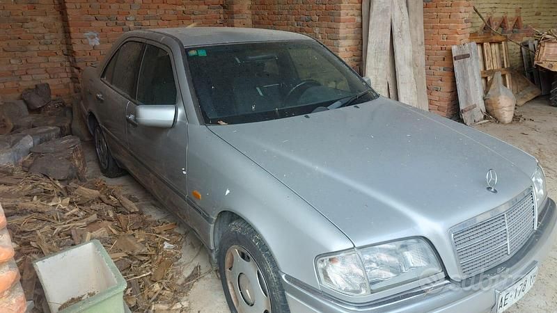 Usata Mercedes C200 1995 Grigio Berlina