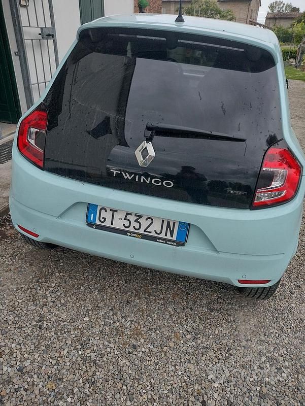 Blu Usata 2024 Renault Twingo Due volumi | 12.000 € (Buon prezzo) - Immagine 1/4