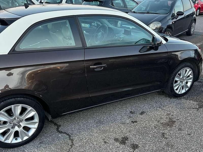 Usata Audi A1 105 CV (77 kW) 2011 Marrone Utilitaria